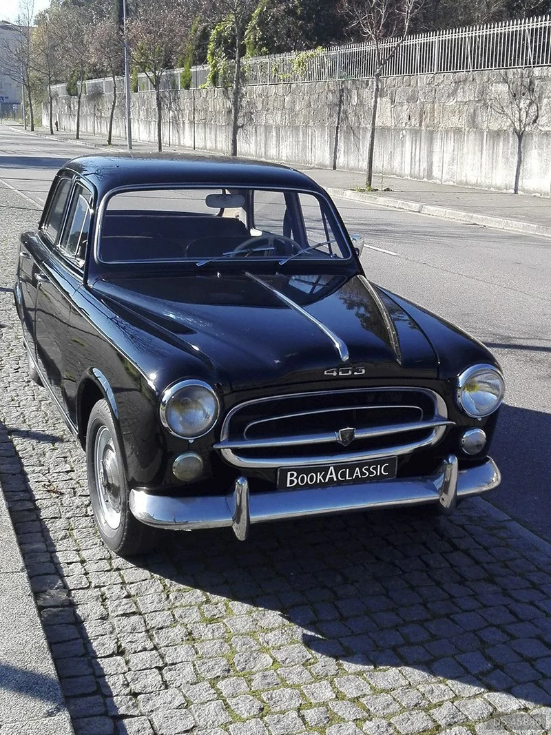 1959 Peugeot 403 in Porto