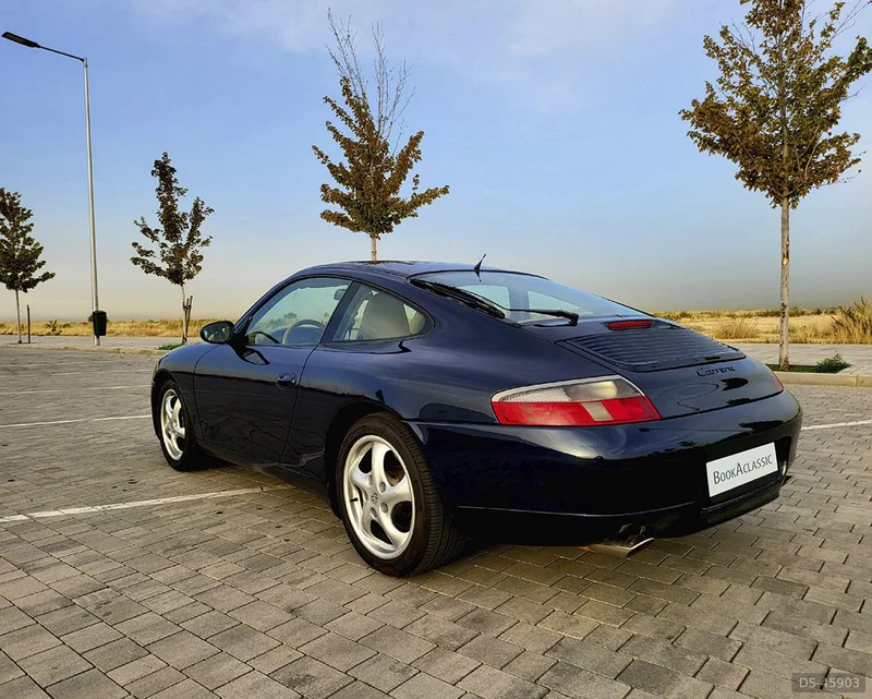 1997 Porsche Carrera 911