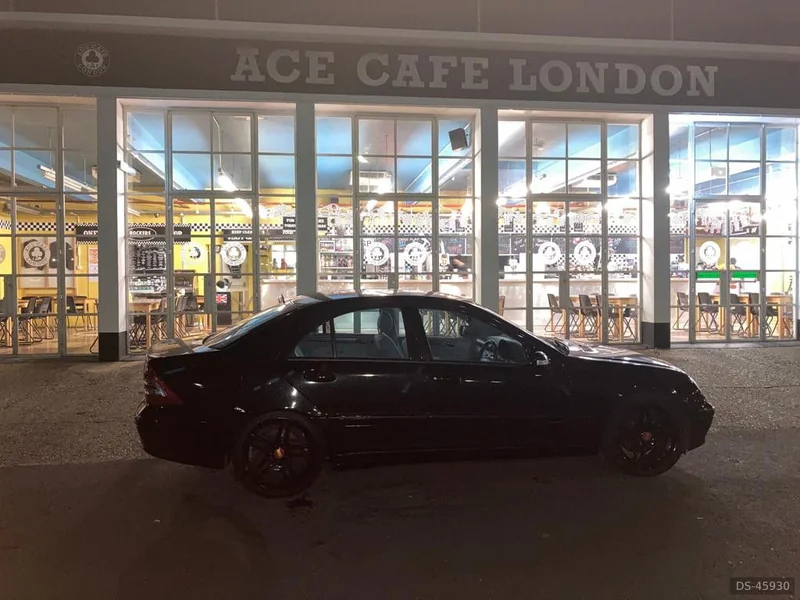 2001 Mercedes-Benz C320 in Bracknell 2