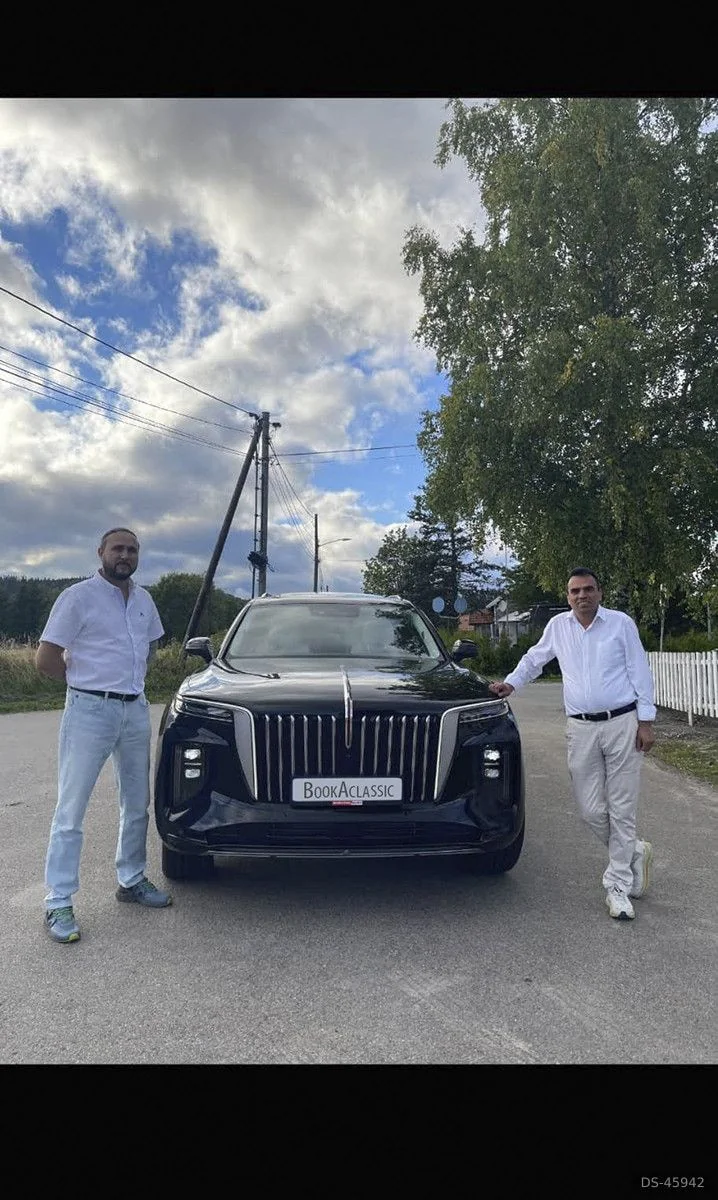 2022 Hongqi E-HS9 in Strømmen 2