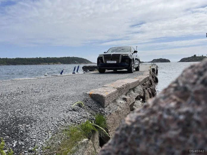 2022 Hongqi E-HS9 in Strømmen 4