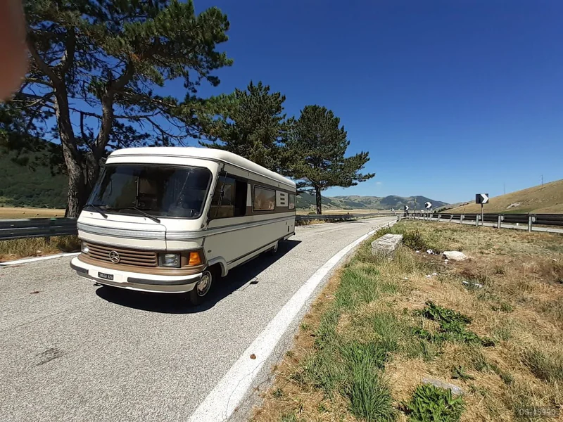 1983 Hymer 660s in Roma 3