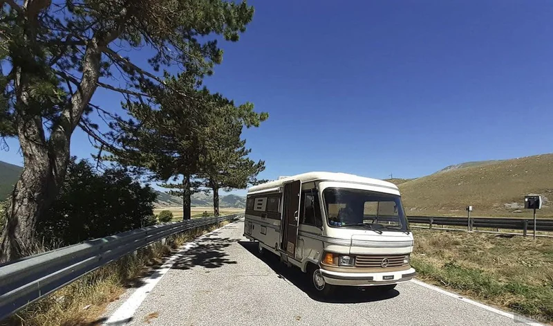 1983 Hymer 660s in Roma 2