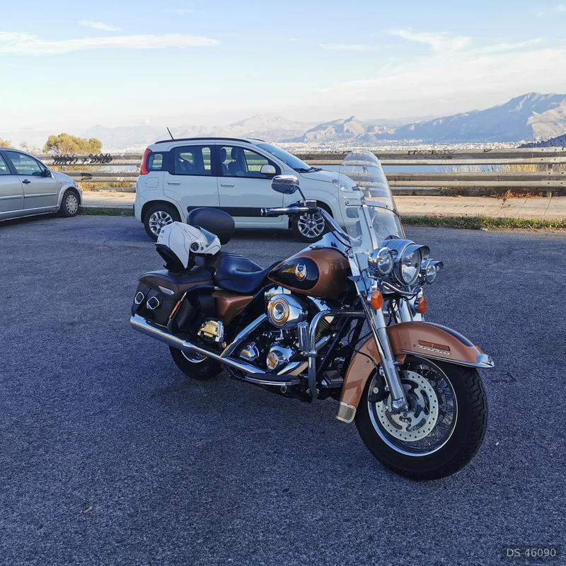 2008 Harley-Davidson Road King Classic 105th Anniversary in Palermo 3