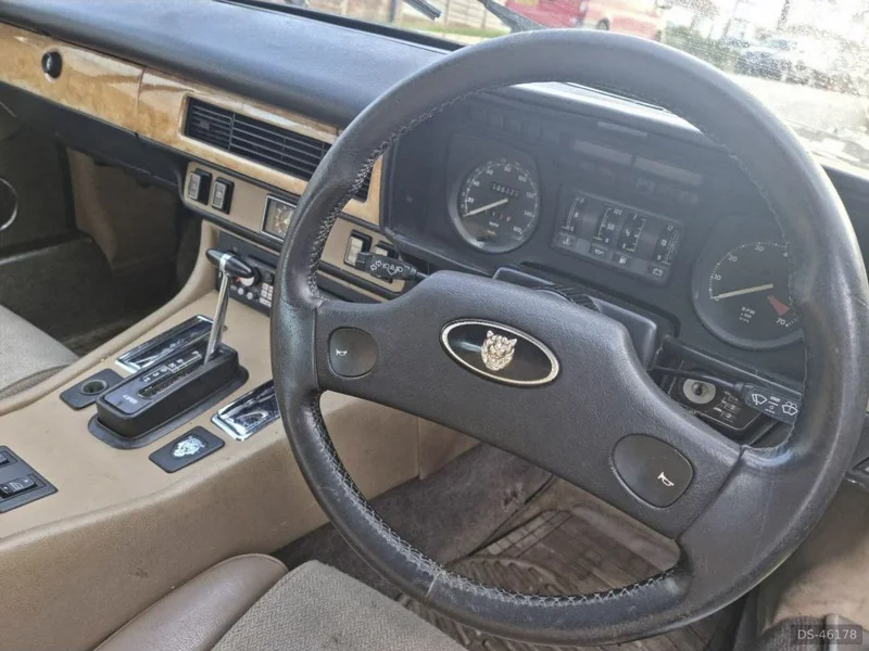 1988 Jaguar Xjs in Bagshot 7