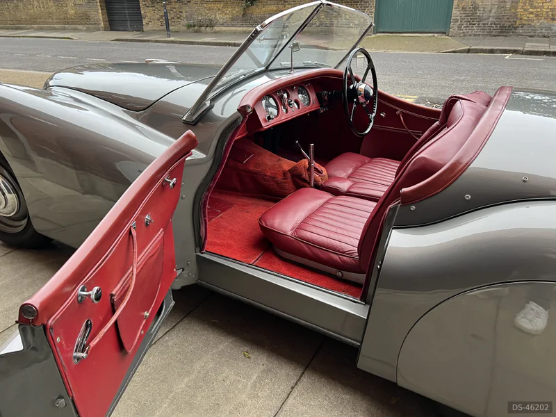 1951 Jaguar XK120 OTS in London 7