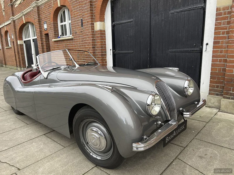 1951 Jaguar XK120 OTS in London 4