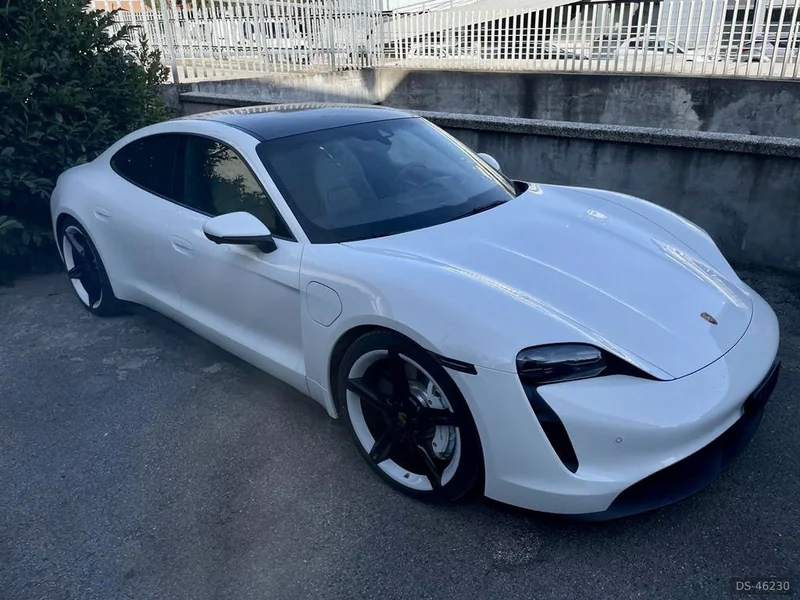 2022 Porsche Taycan in Mentana 10