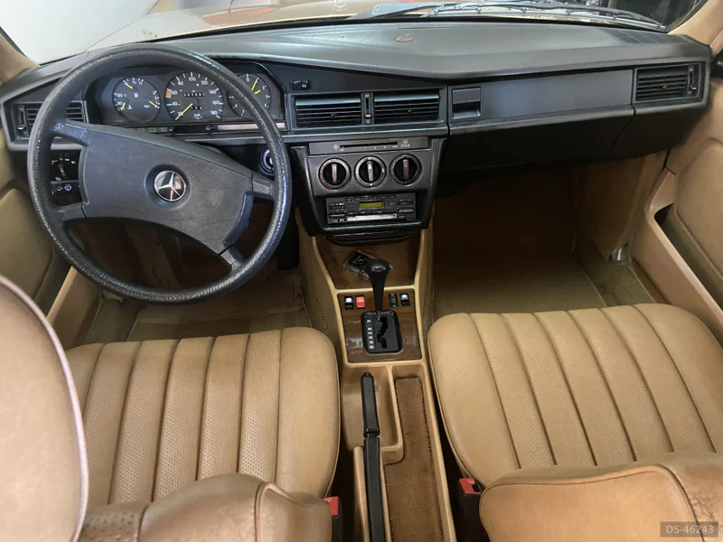1984 Mercedes-Benz 190d Automatic in Vila Nova De Gaia 5