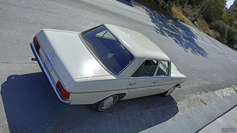 1971 Mercedes-Benz 220 in Heraclion 3