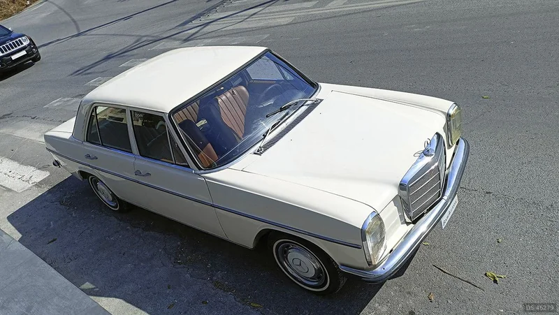 1971 Mercedes-Benz 220 in Heraclion