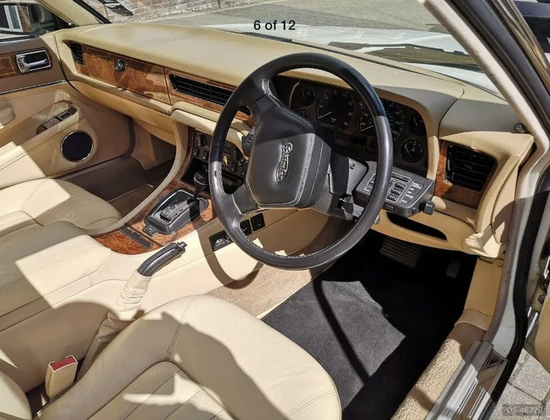 1991 Daimler Xj40 in London 4
