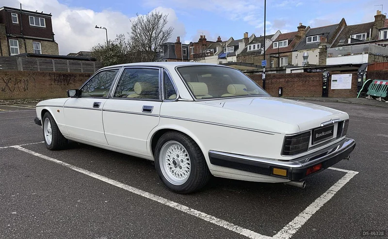 1991 Daimler Xj40 in London 2