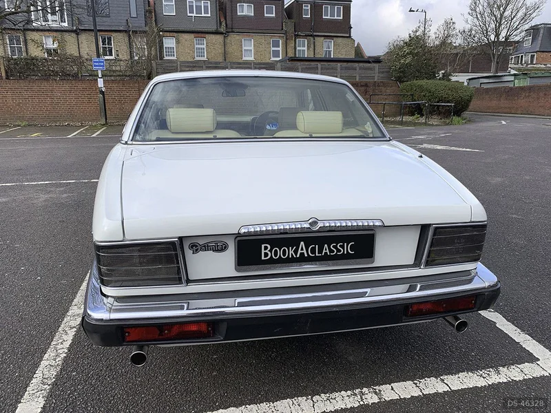 1991 Daimler Xj40 in London 3