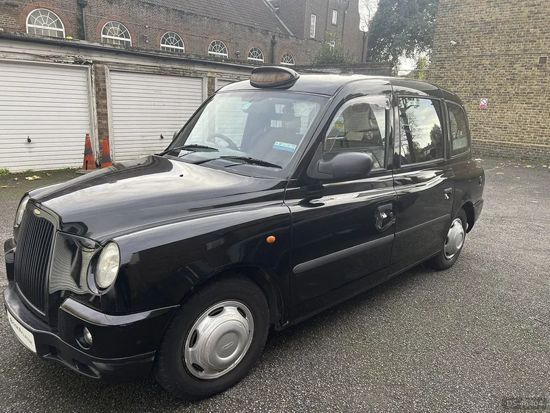 2009 London Taxi Black Taxi in London 5