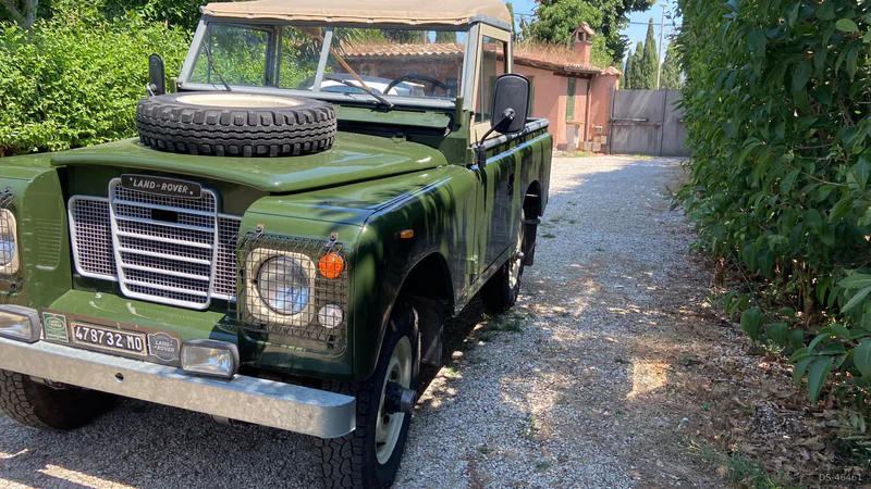 1979 Land Rover Series 3 88 in Roma 2