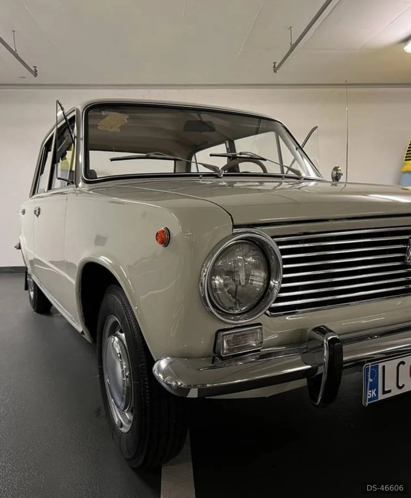 1974 Lada 2101 in Praha 10 3