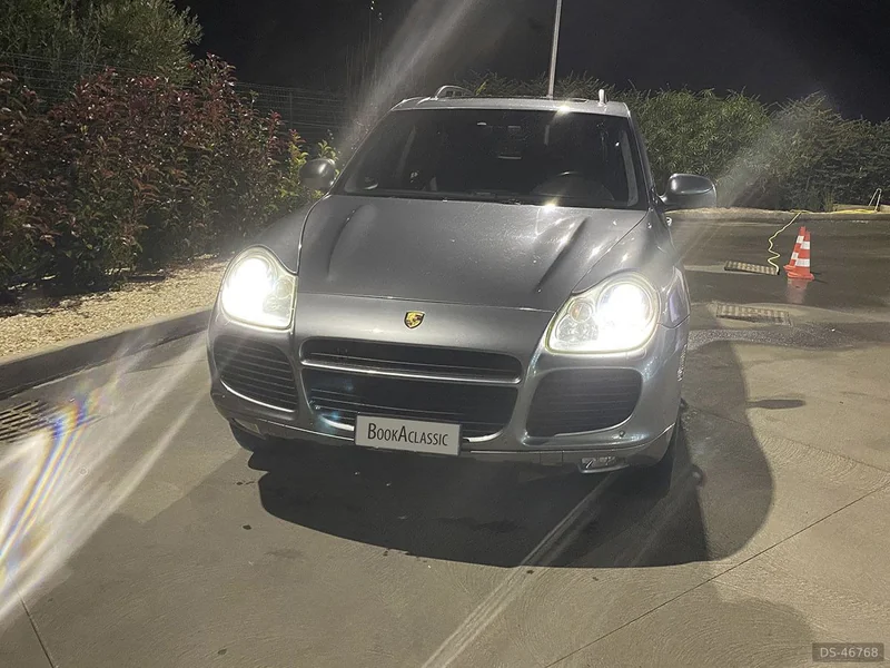 2003 Porsche Cayenne Turbo in Bari 8