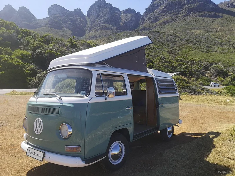 1970 Volkswagen T2 Westfalia in Hout Bay 9