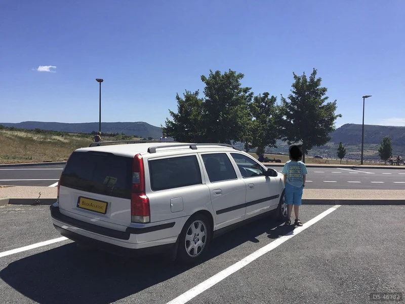 2000 Volvo V70 T5 SE Auto in Gatwick 5