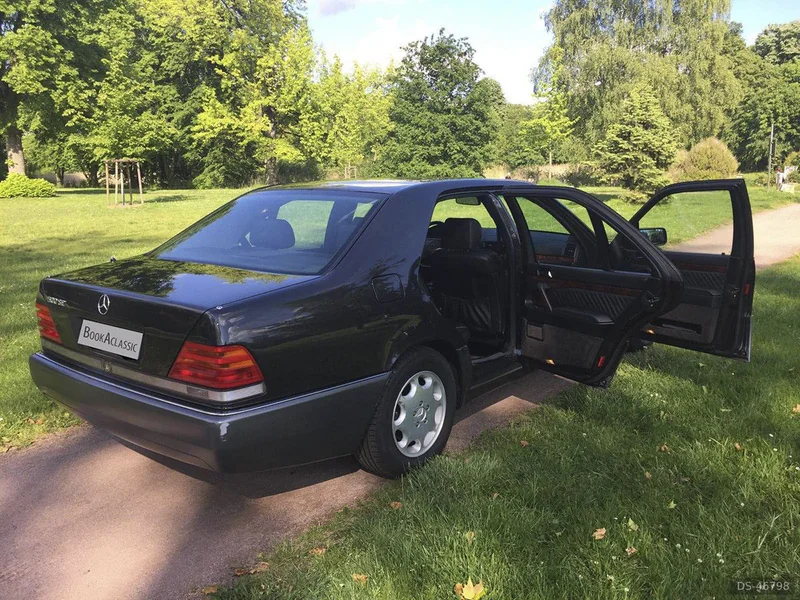 1991 Mercedes-Benz S500 in Praha 3