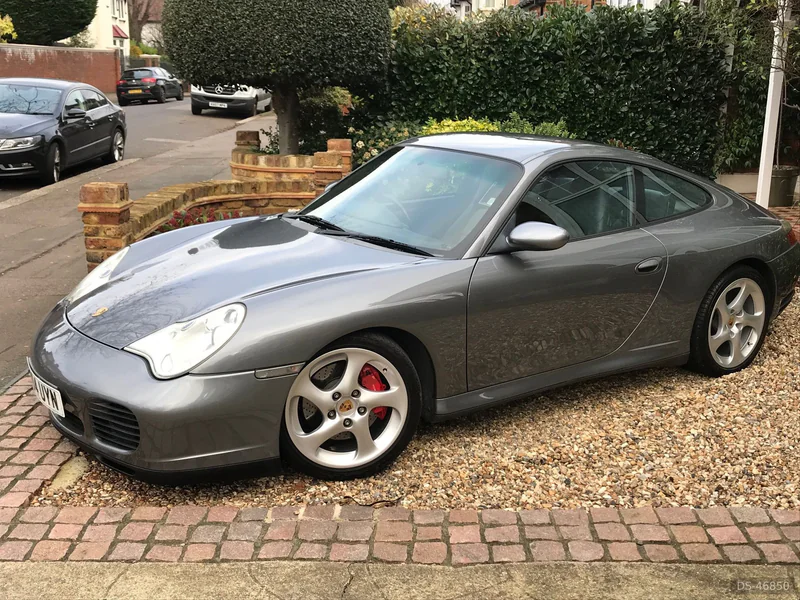 2004 Porsche 911 in London 2