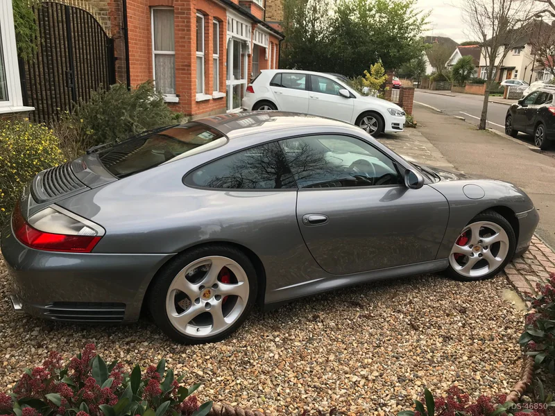2004 Porsche 911 in London 3