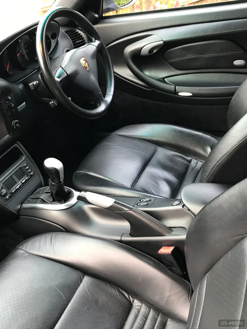 2004 Porsche 911 in London 5