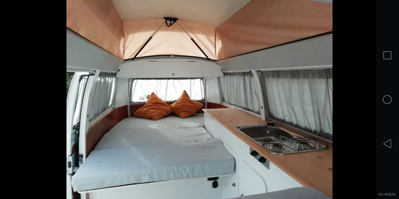 1976 Volkswagen T2 in Alhaurín De La Torre 2