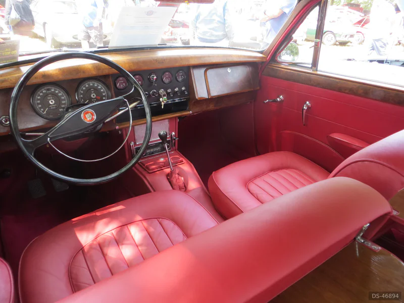 1962 Jaguar Mk II in Courtenay 3