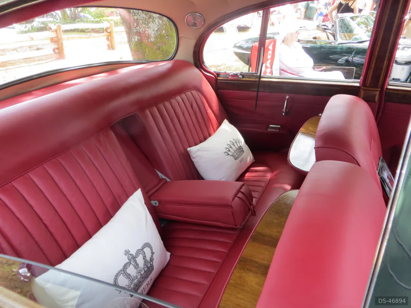 1962 Jaguar Mk II in Courtenay 5