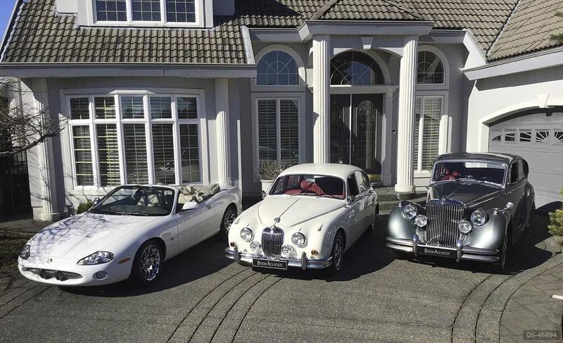 1962 Jaguar Mk II in Courtenay 4