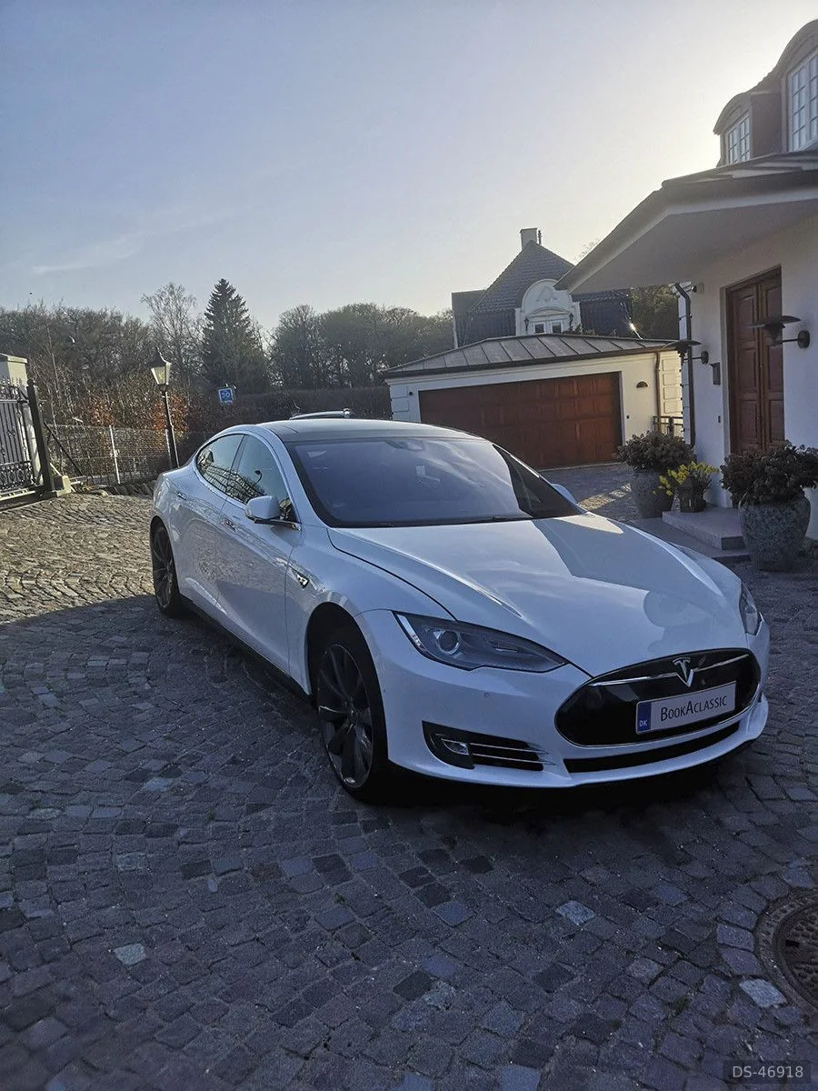 2015 Tesla Model S P90d