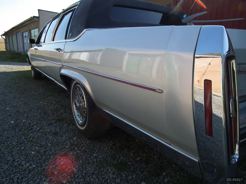 1986 Cadillac Fleetwood Brougham in Nový Jičín 6