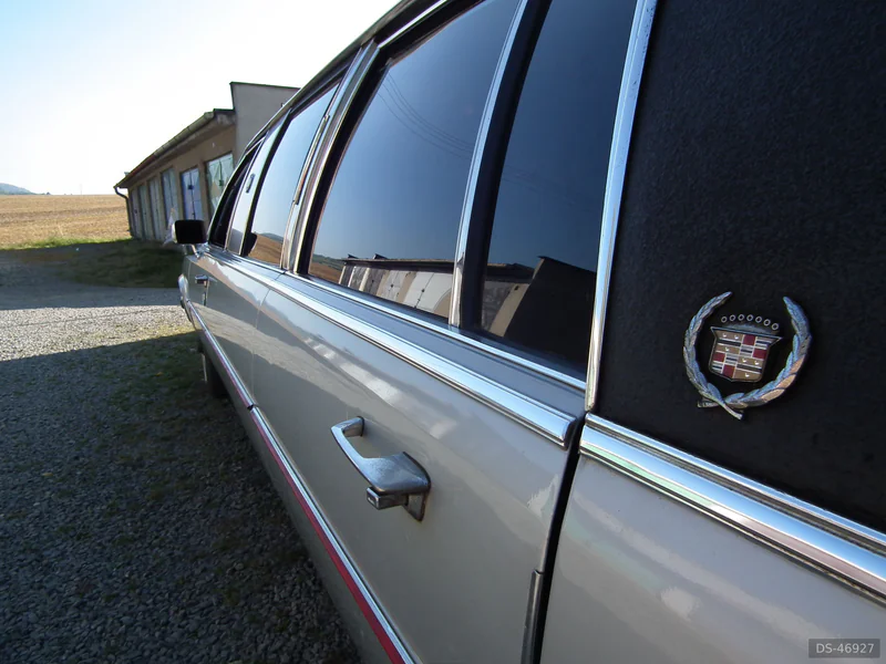 1986 Cadillac Fleetwood Brougham in Nový Jičín 7