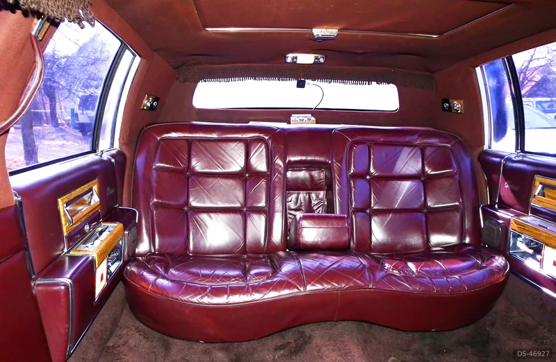1986 Cadillac Fleetwood Brougham in Nový Jičín 9