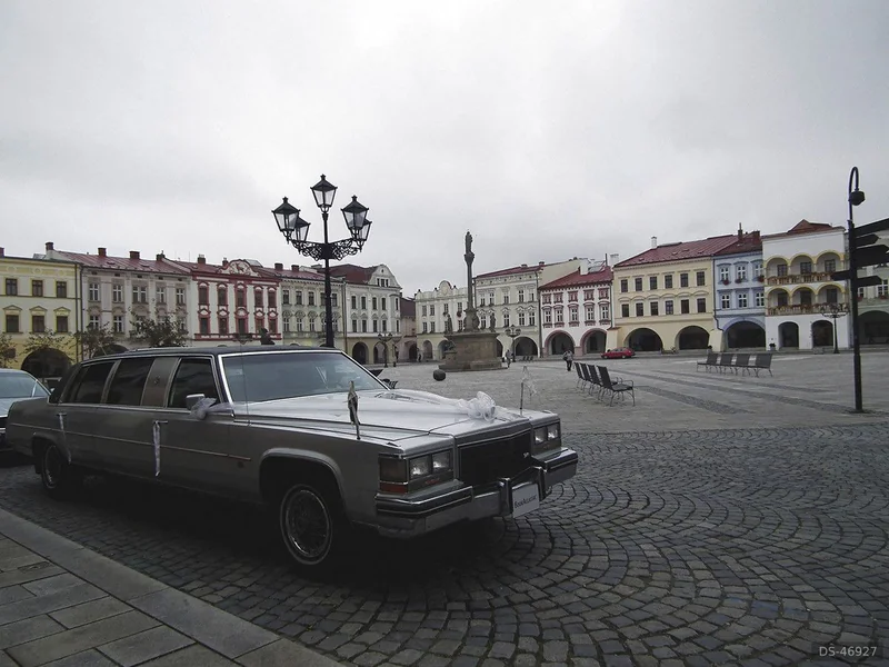 1986 Cadillac Fleetwood Brougham in Nový Jičín 4