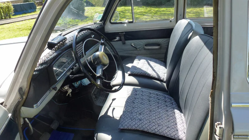1965 Peugeot 403 in Le Plessis Grammoire 3