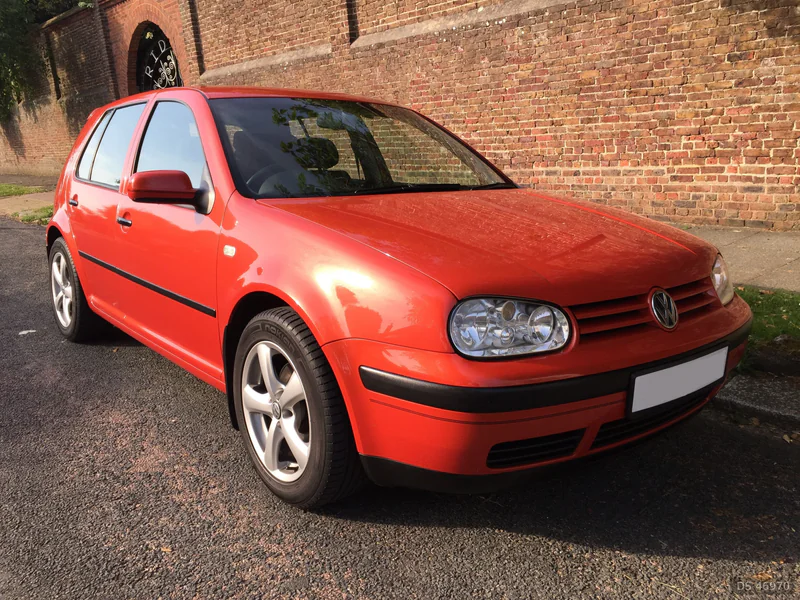 2000 Volkswagen Golf in Gatwick 2