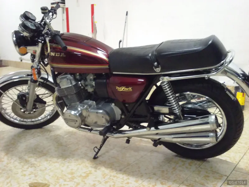 1976 Honda Cb 750 K7 in Napoli 8