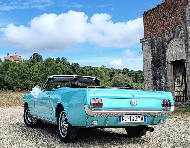 1966 Ford Mustang in Montalcino 5