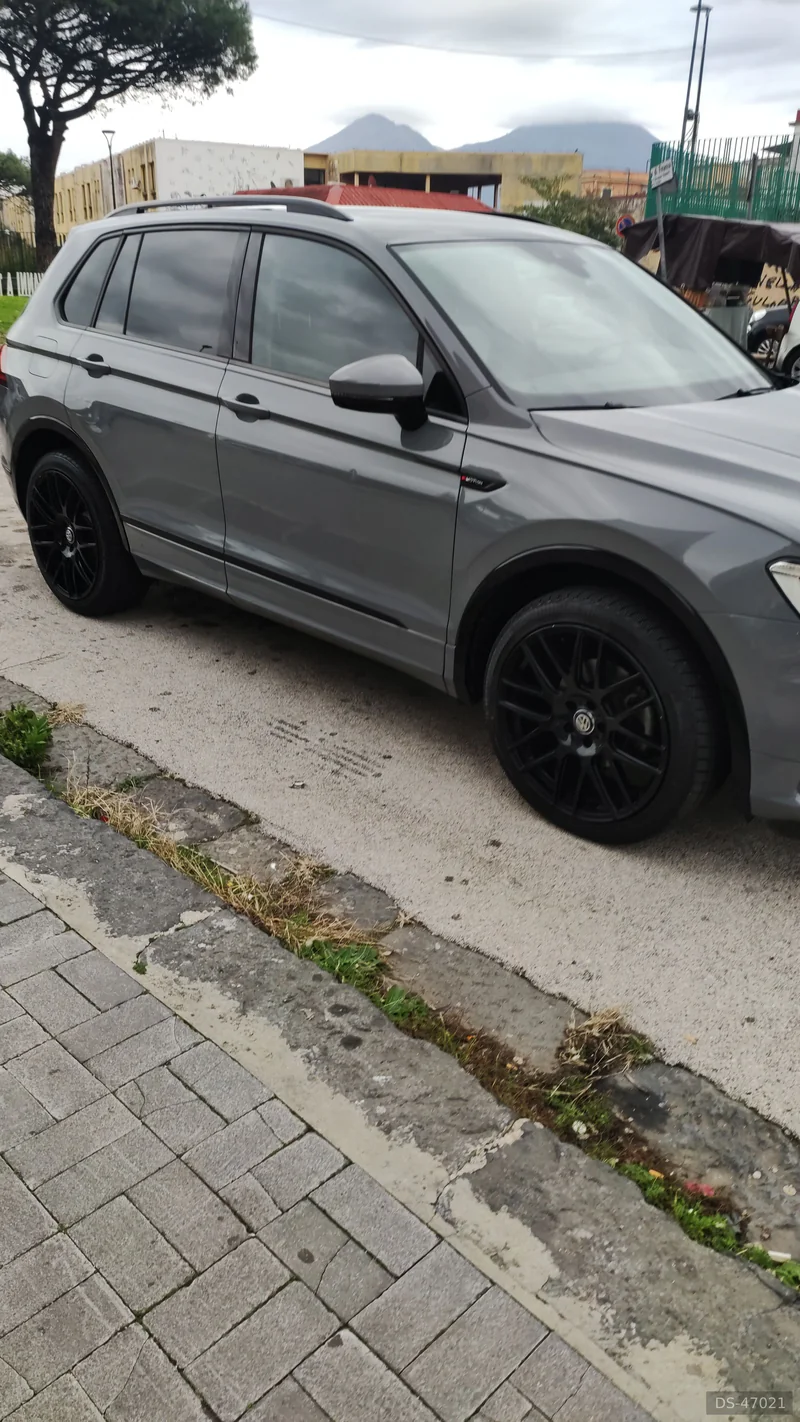 2017 Volkswagen Tiguan in Napoli