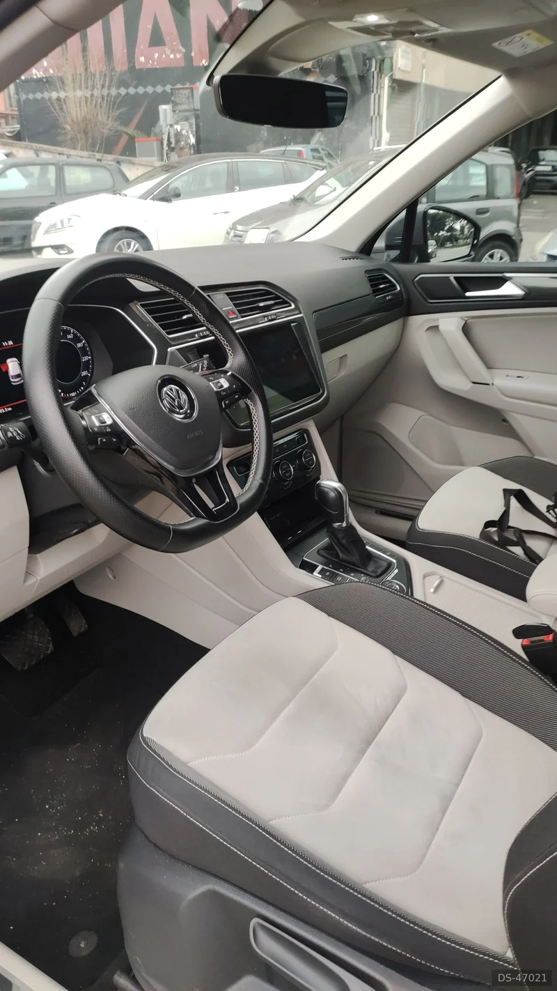 2017 Volkswagen Tiguan in Napoli 6