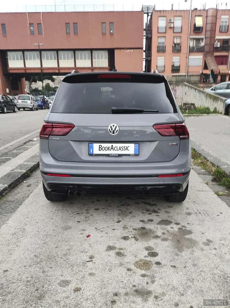 2017 Volkswagen Tiguan in Napoli 3