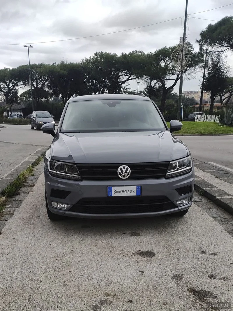 2017 Volkswagen Tiguan in Napoli 2