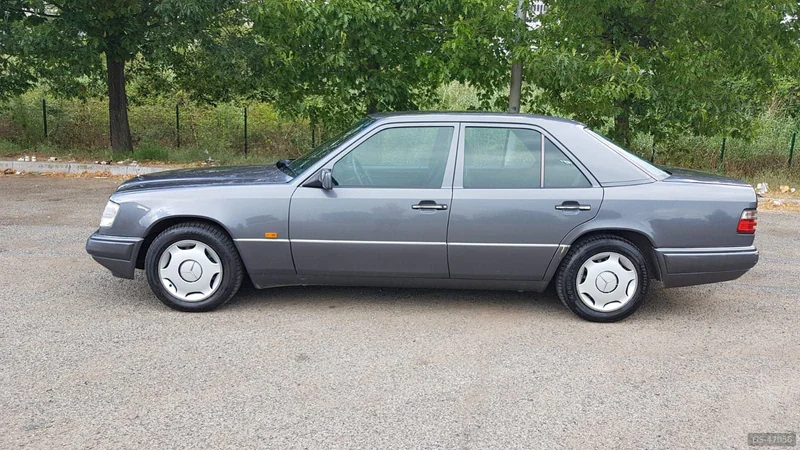 1994 Mercedes-Benz 200e in Napoli 2