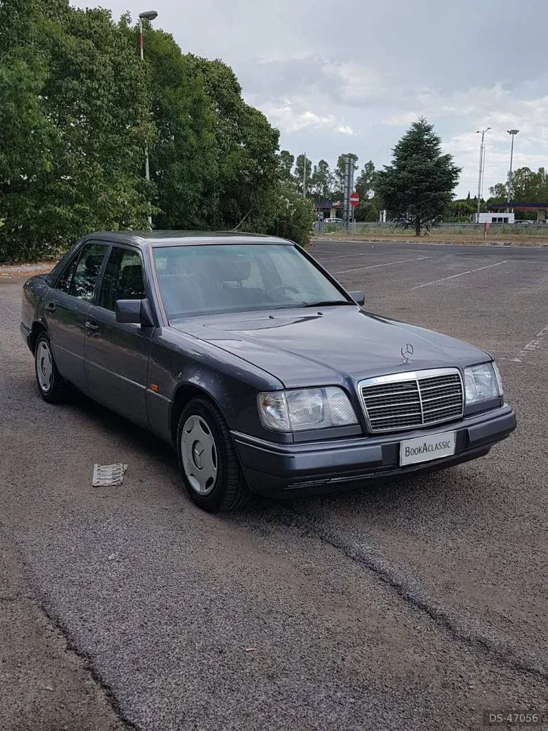 1994 Mercedes-Benz 200e in Napoli 3