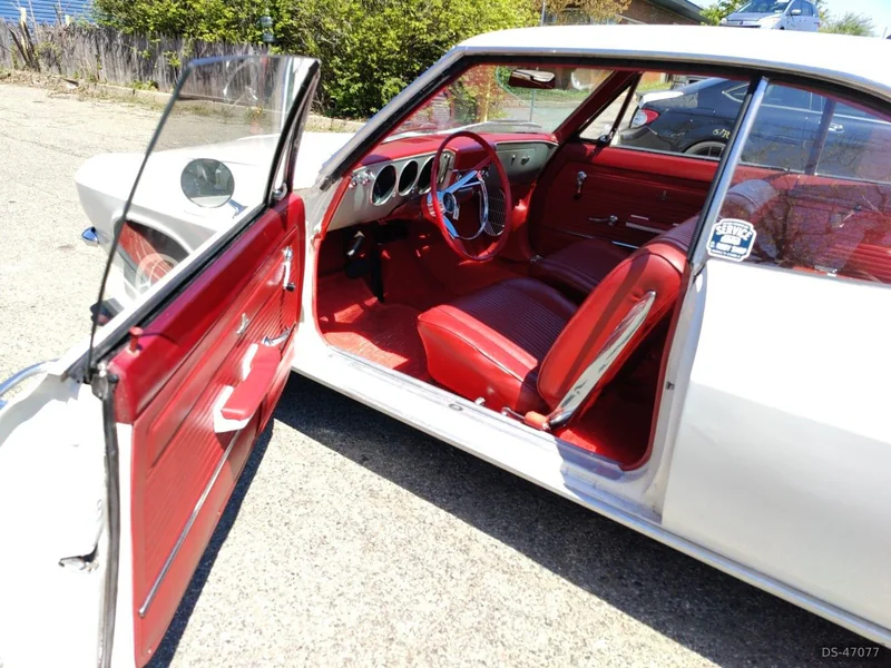 1965 Chevrolet Corvair in London 2