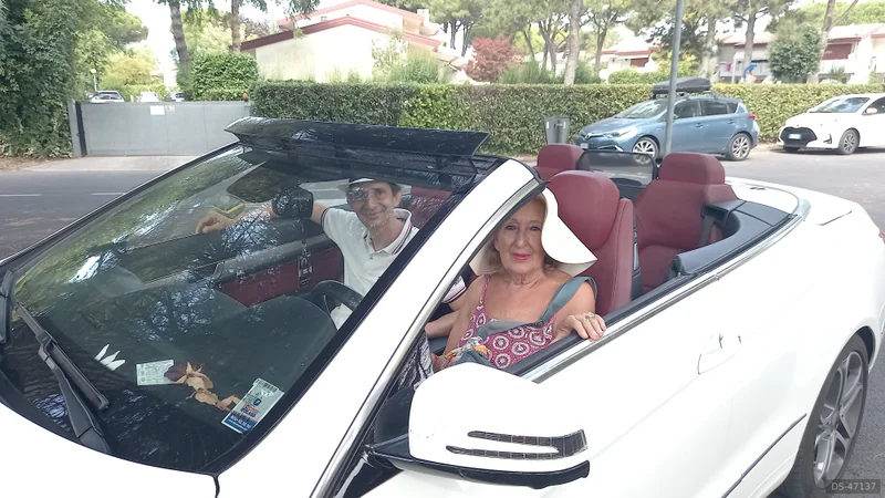 2016 Mercedes-Benz E 220 Cabrio in Milano 5