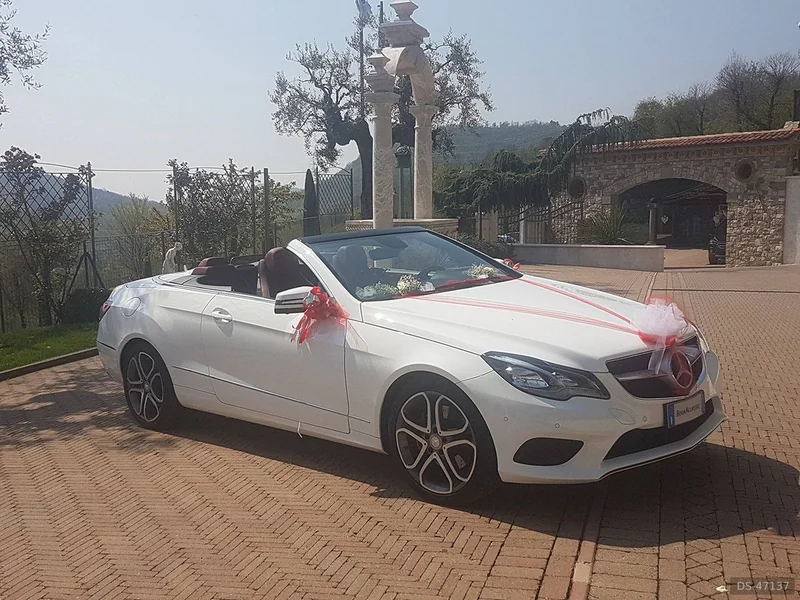 2016 Mercedes-Benz E 220 Cabrio in Milano 3